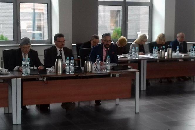 Przewodniczący Rady Powiatu zasiadł wśród radnych