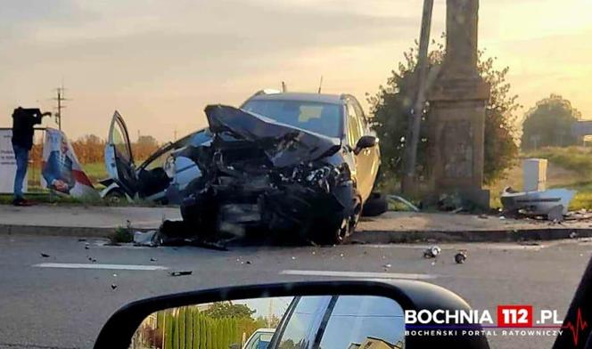 Powiat bocheński. Zderzenie czołowe dwóch osobówek w Drwinie