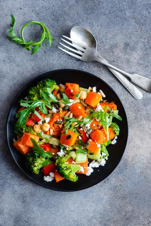 Surówka z brokułów z papryką - samo zdrowie!