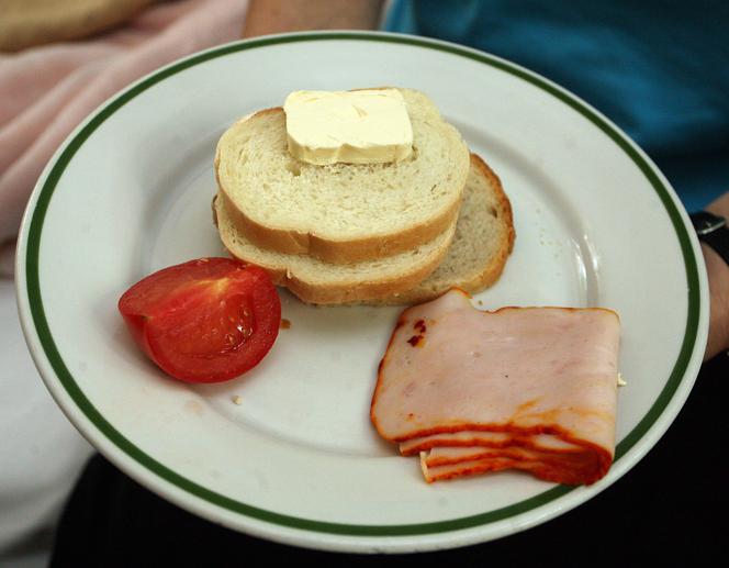 Tak karmią w polskich szpitalach