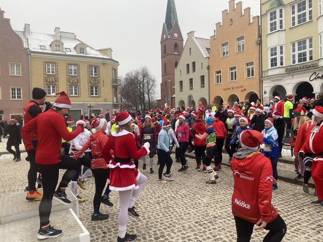 Bieg Mikołajów w Olsztynie 2023. Kilkaset osób pobiegło dla dzieci. Zobaczcie zdjęcia!