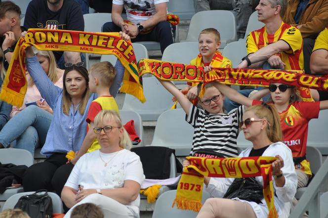 Korona Kielce - Ruch Chorzów. Zdjęcia kibiców na Suzuki Arenie