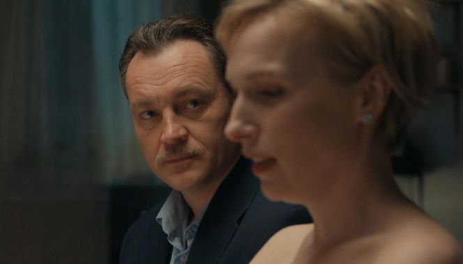 Barwy szczęścia, odcinek 3249. Stefaniak (Paweł Ławrynowicz), Sonia (Weronika Nockowska)