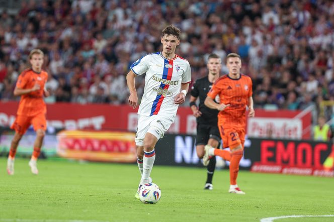 Górnik Zabrze - Termalica Nieciecza. Niesamowita atmosfera na Arenie Zabrze! Kibice Górnika dopingują swoją drużynę