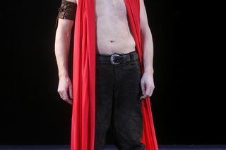 Piotr Cyrwus na scenie mogę biegać nago