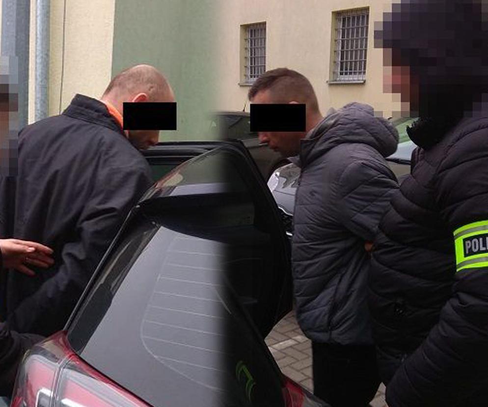 Ukradli volkswagena i wjechali w ogrodzenie