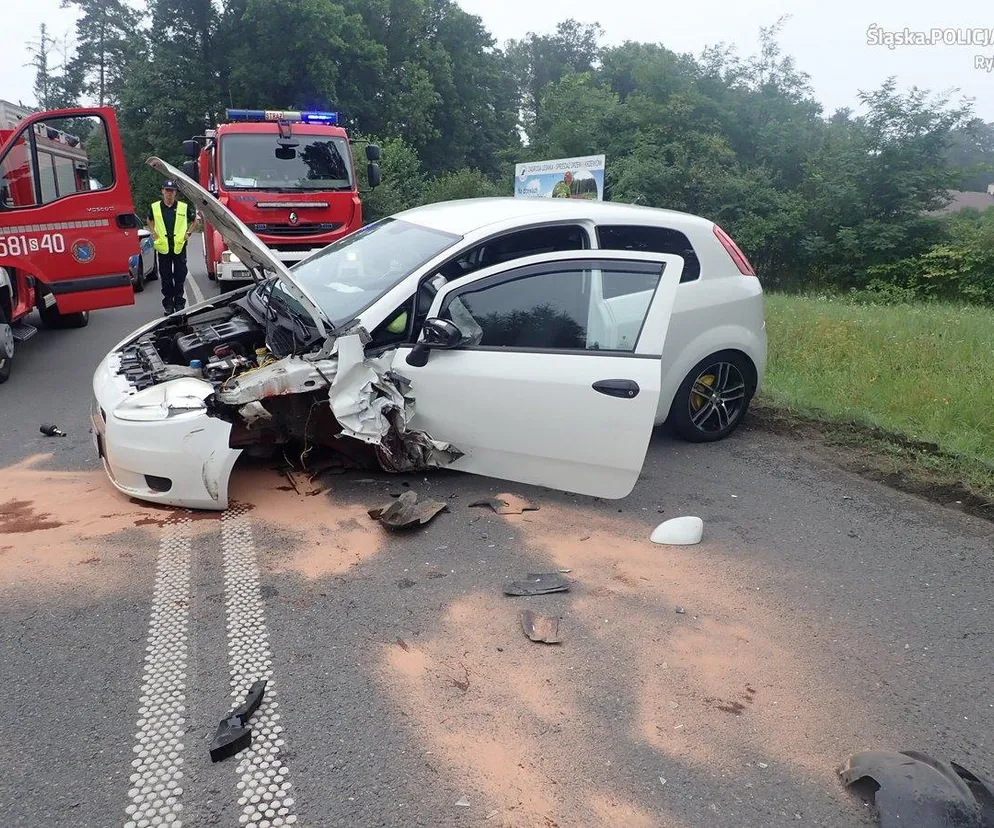 Poważny wypadek w Rybniku. Jeden z kierowców został ranny 
