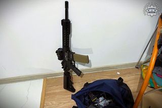 Policja rozbiła gang pseudokibiców ze Śląska. W tle handel narkotykami, przemyt i handel ludźmi