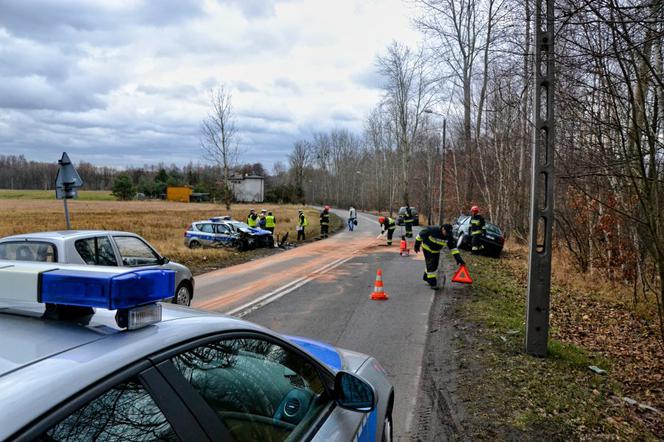 Wypadek w Knurowie koło Gliwic. Radiowóz zderzył się z audi