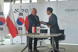 Prezes PGZ Krzysztof Trofiniak i prezez Hyundai Rotem Company Yongbae Lee