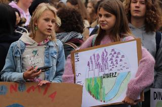 Młodzieżowy Strajk Klimatyczny w Toruniu. Protestowali przeciwko rządowi i korporacjom