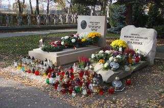  Przeniosę męża na Powązki