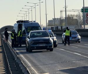 Śmiertelny wypadek na S8! Jedna osoba nie żyje po zderzeniu trzech ciężarówek 