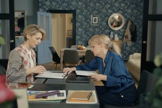 Barwy szczęścia odc. 3196. Małgorzata (Adrianna Biedrzyńska), Malwina (Joanna Gleń)