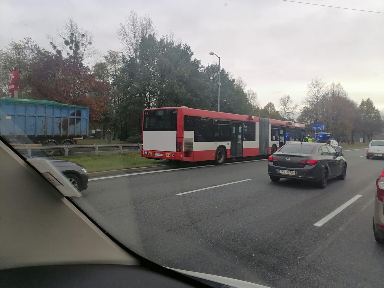 Potezne Korki W Katowicach Kierowca Autobusu Zaslabl W Trakcie Jazdy Sa Utrudnienia Na Jezdni W Strone Sosnowca Slaskie Eska Pl