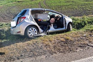 Śmiertelny wypadek na DK5. Toyota wjechała pod autobus. 27-latka nie żyje