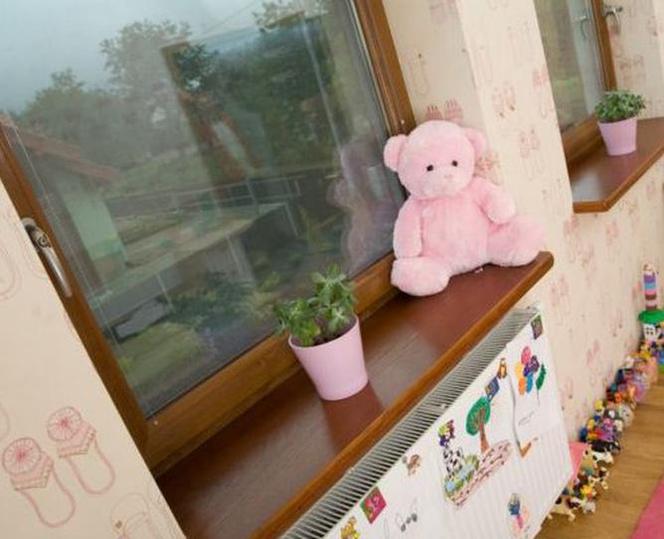 Bezpieczne komfortowe okno dla dziecka