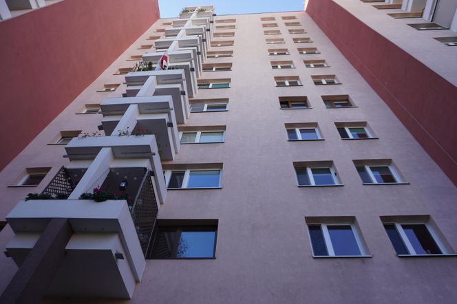 Blok przy ul. Sonaty 6 na Mokotowie, w którym żył Beksiński