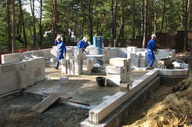 Budowanie z betonu komórkowego