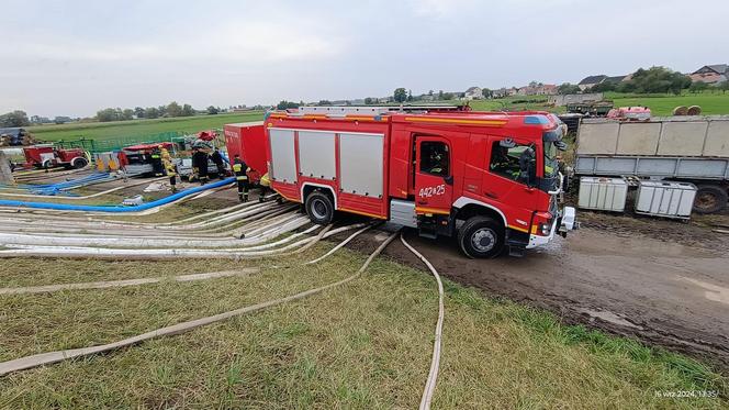 Strażacy z Grudziądza walczą na południu Polski z powodzią