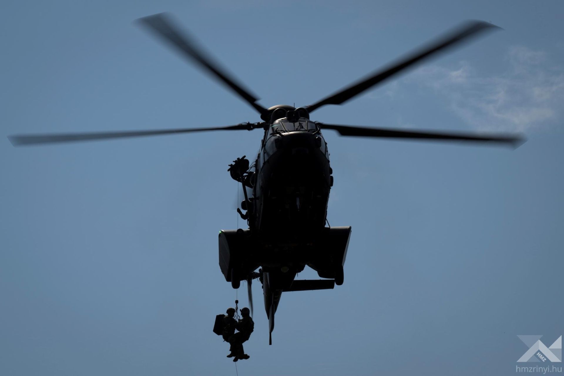 Węgierskie H225M w komplecie