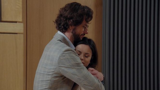 M jak miłość odc. 1874 po wakacjach. Kasia (Paulina Lasota), Mariusz (Mateusz Mosiewicz)