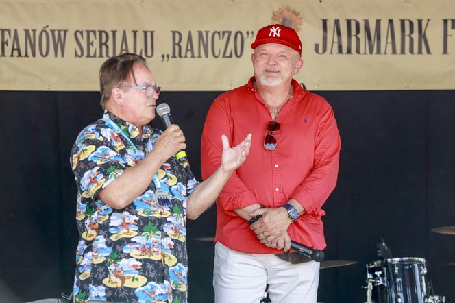 Ranczo. Ogólnopolski zlot fanów - sierpień 2024 r. Pietrek (Piotr Pręgowski), reżyser serialu Wojciech Adamczyk