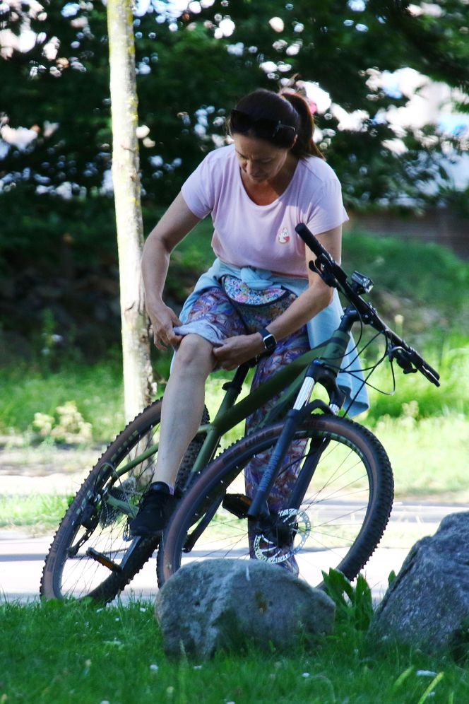 Ewa Drzyzga z mężem na rowerach. "Operacje plastyczne nie są dla mnie!"