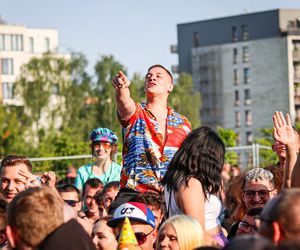 Sosnowiec Fun Festival. Publiczność szaleje przed sceną