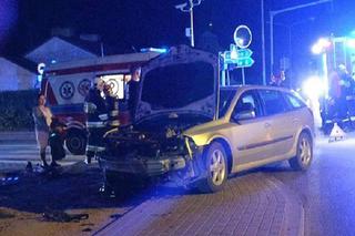 Dwie osoby ranne w wypadku w Komornikach koło Poznania [ZDJĘCIA]