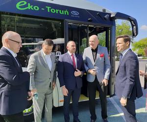 Nowe autobusy elektryczne i pojazd techniczny w Toruniu