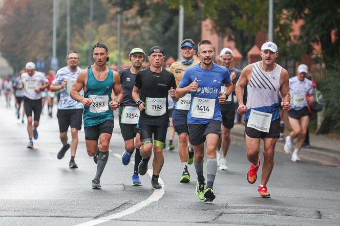 22. Poznań Maraton za nami. Tysiące biegaczy na ulicach Poznania 