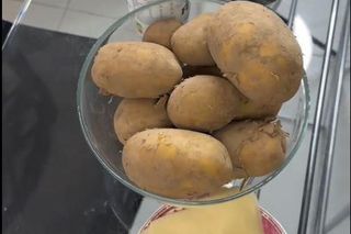 Przyrządziła obiad dla 4 osób za mniej niż 10 zł! W zaledwie 3 dni nagranie przekroczyło milion wyświetleń