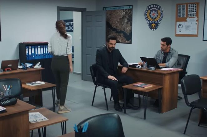 Kiedy Nana przebywa w areszcie, na komisariacie pojawi się Yaman 