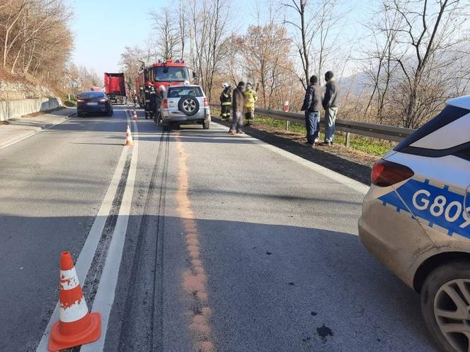 Czerniec. Koło ODPADŁO od ciężarówki! Trafiło w inny pojazd