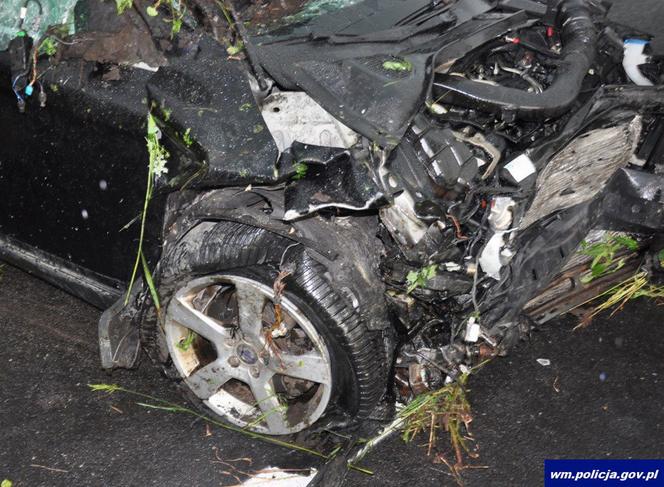 Potworny wypadek pod Piszem! Volkswagen i volvo roztrzaskane. Na miejscu śmigłowiec [ZDJĘCIA]. 