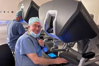 Lekarz z Rzeszowa w elicie chirurgii robotycznej! Jeden z dwóch w Polsce z prestiżowym tytułem