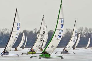 Polscy żeglarze lodowi rozbili bank z medalami w mistrzostwach świata i Europy rozegranych w Estonii. 