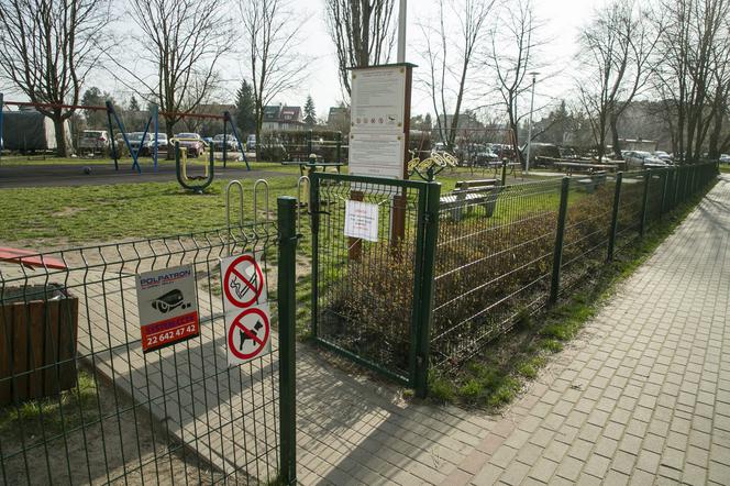 Kolejne dzielnice zamykają place zabaw