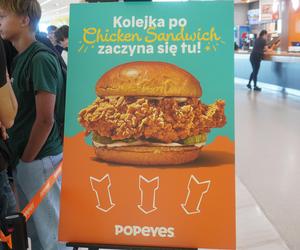 Trzy osoby wygrały roczny voucher na firmową kanapkę do Popeyes w Poznaniu