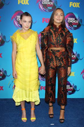 Teen Choice Awards 2017: Millie Bobby Brown i Maddie Ziegler