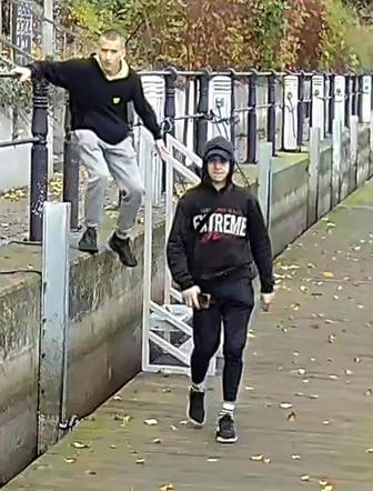 Wdarli się do domków na wodzie obok Wyspy Młyńskiej. Teraz szuka ich policja z Bydgoszczy 