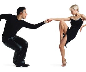 Rumba – pochodzenie tańca, kroki i figury w rumbie