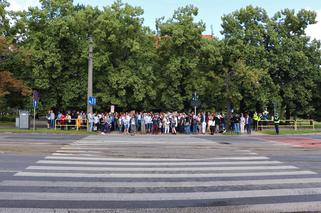 Wielki protest w Toruniu. Mieszkańcy mówią #stopBETONOZIE