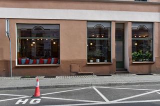 Pizzeria pod Arkadami w Toruniu. To miejsce zachwyciło Książula