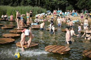 Długi sierpniowy weekend na plaży w Osiecznej