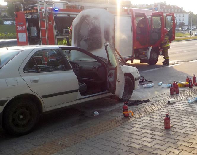 Pożar samochodu na warszawskiej Wisłostradzie