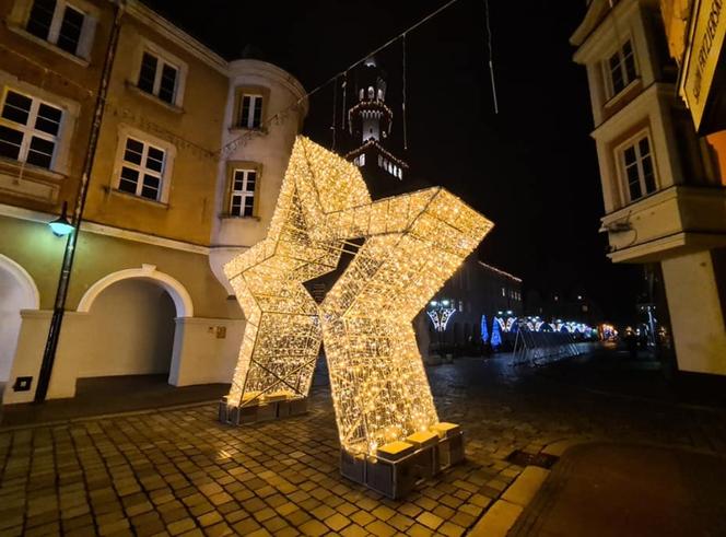 Opole. Świąteczny klimat na RYNKU! Zobacz, jak wygląda centrum miasta na Święta! [ZDJĘCIA]