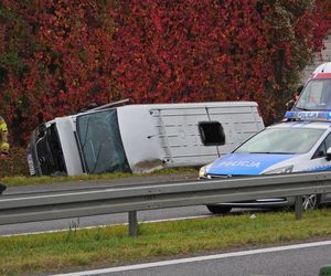 Wypadek busa na S7 pod Grójcem. 11 osób rannych, w akcji śmigłowiec LPR