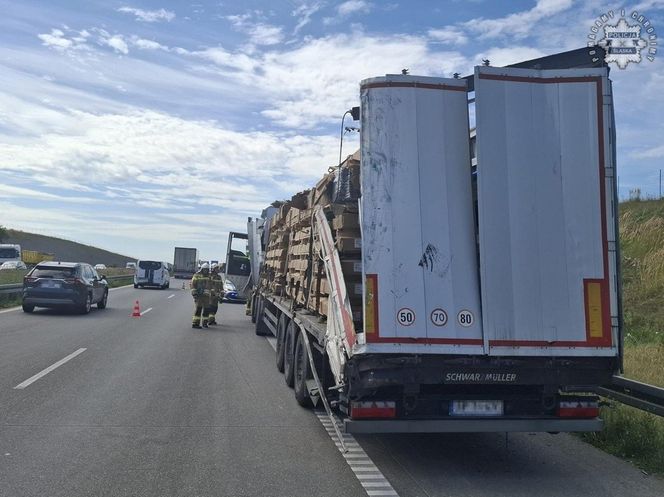 Wypadek na autostradzie A1. Zderzyły się ciężarówki